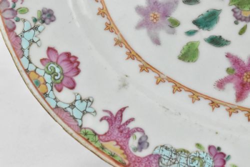 PAIR OF QING ANTIQUE 18 CENTURY FAMILLE ROSE CHINESE PORCELAIN PLATTERSDISHES - ADDITIONAL PHOTO 8