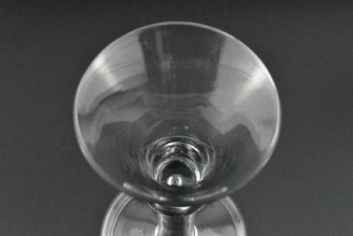RARE 18TH CENTURY GEORGIAN WINE GLASS WITH PLAIN STEM AIR TEAR - ADDITIONAL PHOTO 5