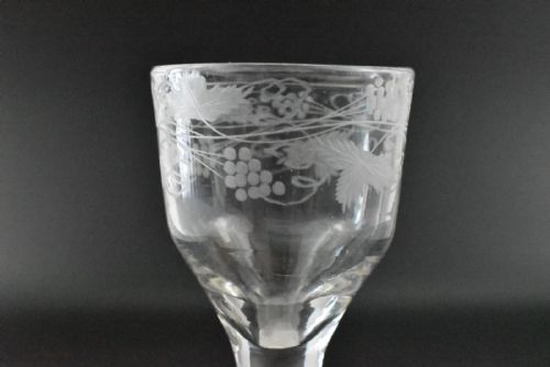 18TH CENTURY JACOBITE AIR TWIST WINE GLASS WITH GRAPE AND VINE ENGRAVING - ADDITIONAL PHOTO 5