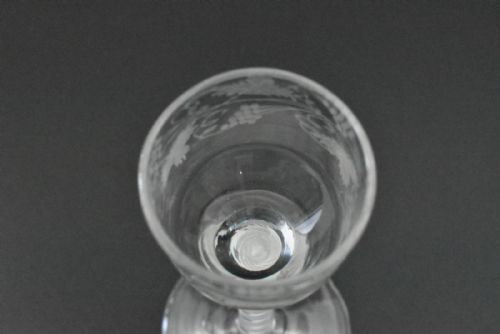 18TH CENTURY JACOBITE AIR TWIST WINE GLASS WITH GRAPE AND VINE ENGRAVING - ADDITIONAL PHOTO 10