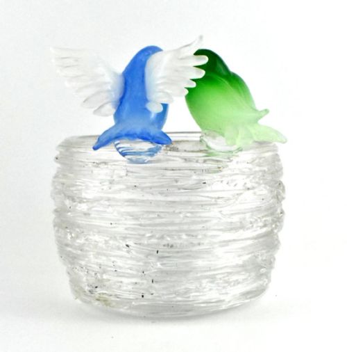 SIGNED MURANO TEXTURED CLEAR NEST BOWL ADORNED WITH GREEN AND BLUE LOVEBIRDS - ADDITIONAL PHOTO 3