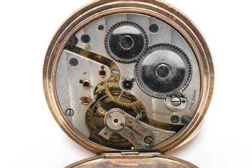 ANTIQUE 9CT GOLD 'ALD' 17 JEWELL SWISS ENGINE TURNED FULL HUNTER POCKET WATCH - ADDITIONAL PHOTO 3