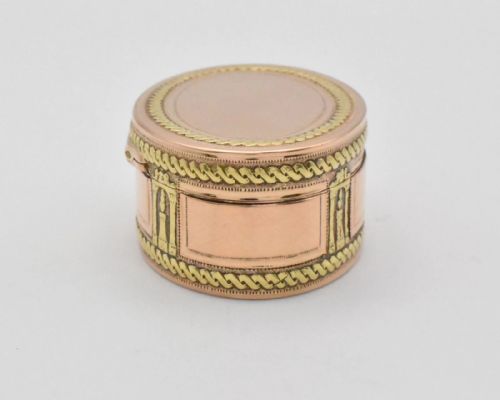 ANTIQUE 18TH CENTURY FRENCH VARICOLOURED 18CT GOLD OVAL SNUFF BOX CIRCA 1780 - ADDITIONAL PHOTO 1