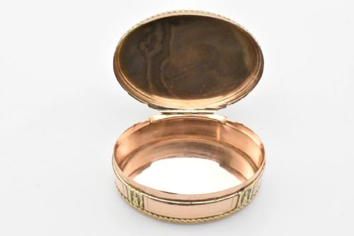 ANTIQUE 18TH CENTURY FRENCH VARICOLOURED 18CT GOLD OVAL SNUFF BOX CIRCA 1780 - ADDITIONAL PHOTO 4