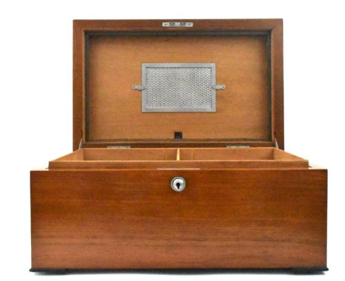 A LARGE VINTAGE ALFRED DUNHILL CIGAR HUMIDOR WOODEN BOX WITH HUMIDIFIER - ADDITIONAL PHOTO 6