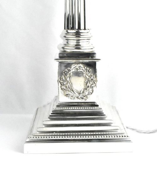 A LARGE ANTIQUE VICTORIAN SILVER PLATED CORINTHIAN COLUMN TABLE LAMP CA 19TH C - ADDITIONAL PHOTO 7