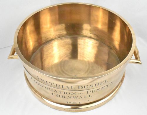 A DE GRAVE LONDON WILLIAM IV IMPERIAL BUSHEL BRONZE MEASURE DATED 1834 CORNWALL - ADDITIONAL PHOTO 2