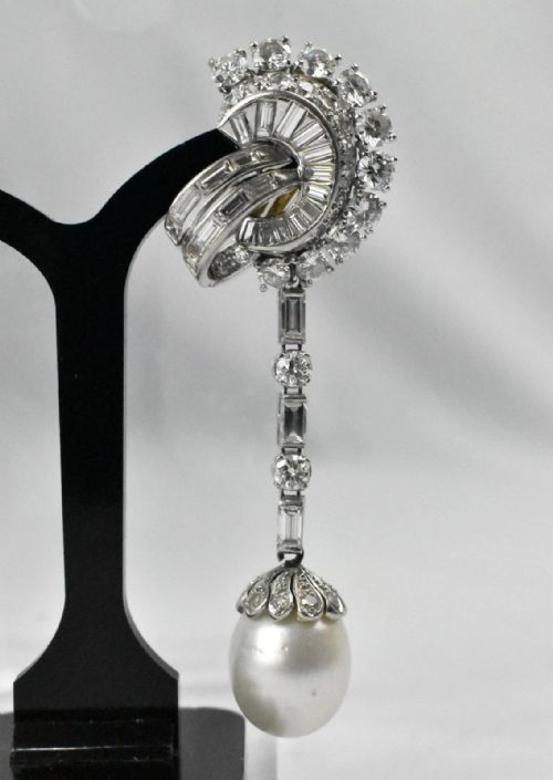 ANTIQUE CIRCA 1920S ART DECO PLATINUM 10 CARAT DIAMONDS PEARL DROP EARRINGS - ADDITIONAL PHOTO 1