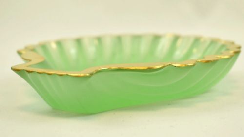 SET OF 10 ANTIQUE FRENCH GREEN OPALINE GLASS SCALLOP SHELLS DISHES W GILT EDGE - ADDITIONAL PHOTO 8