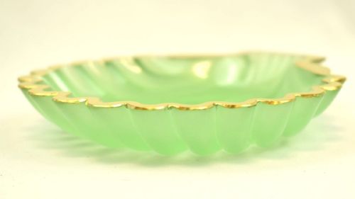 SET OF 10 ANTIQUE FRENCH GREEN OPALINE GLASS SCALLOP SHELLS DISHES W GILT EDGE - ADDITIONAL PHOTO 10