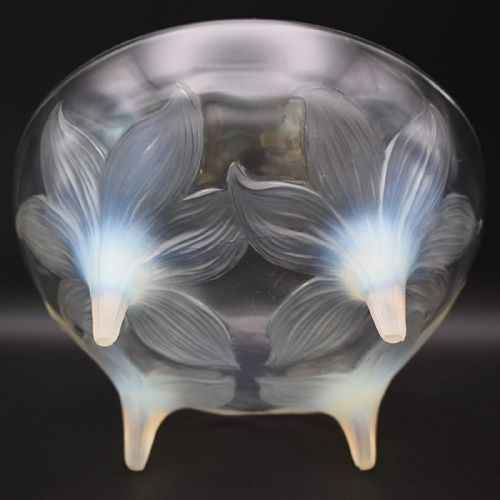R LALIQUE ART DECO LYS FOOTED BOWL DECORATED W 4 LARGE FLOWER HEADS CIRCA 1924 - ADDITIONAL PHOTO 6