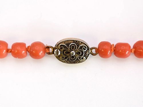 ANTIQUE SINGLE STRANDED BEADED SALMON CORAL NECKLACE WITH SILVER CLASP 51 - ADDITIONAL PHOTO 3