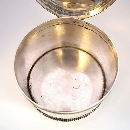 EARLY 19TH CENTURY DUTCH SOLID SILVER LIDDED BISCUIT BOX FULLY HALLMARKED - ADDITIONAL PHOTO 6
