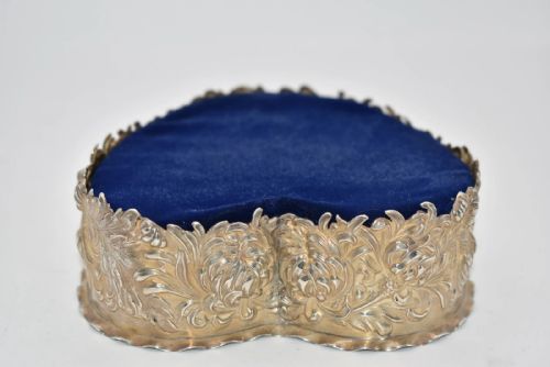 ANTIQUE STERLING SILVER HEART SHAPED PIN CUSHION GEORGE W SHIEBLER CIRCA 19TH C - ADDITIONAL PHOTO 2