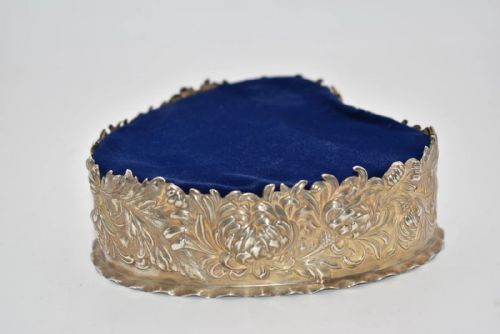 ANTIQUE STERLING SILVER HEART SHAPED PIN CUSHION GEORGE W SHIEBLER CIRCA 19TH C - ADDITIONAL PHOTO 3