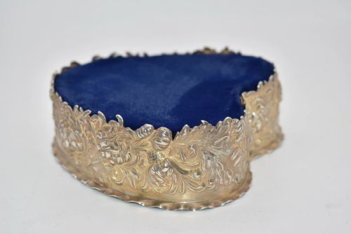 ANTIQUE STERLING SILVER HEART SHAPED PIN CUSHION GEORGE W SHIEBLER CIRCA 19TH C - ADDITIONAL PHOTO 4