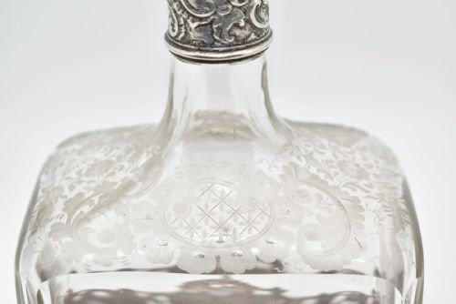 ANTIQUE SILVER MOUNTED GLASS DECANTER FIGURINE TOP FLORAL ETCHING 24CM - ADDITIONAL PHOTO 8