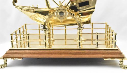 19TH CENTURY LARGE HIGH QUALITY ANTIQUE BRASS MODEL SHIP WITH A CENTRAL COMPASS - ADDITIONAL PHOTO 2