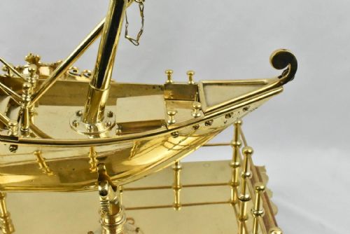 19TH CENTURY LARGE HIGH QUALITY ANTIQUE BRASS MODEL SHIP WITH A CENTRAL COMPASS - ADDITIONAL PHOTO 9