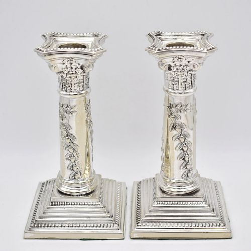 PAIR OF EDWARDIAN CORINTHIAN COLUMN SILVER PLATE CANDLESTICKS BY JOHN POUND CO - ADDITIONAL PHOTO 4