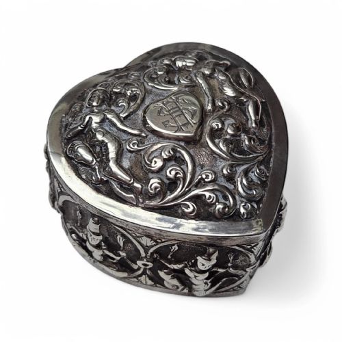 ANTIQUE INDIAN SILVER HEARTSHAPED TRINKET BOX - ADDITIONAL PHOTO 2