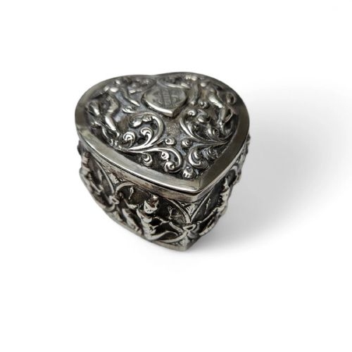 ANTIQUE INDIAN SILVER HEARTSHAPED TRINKET BOX - ADDITIONAL PHOTO 4