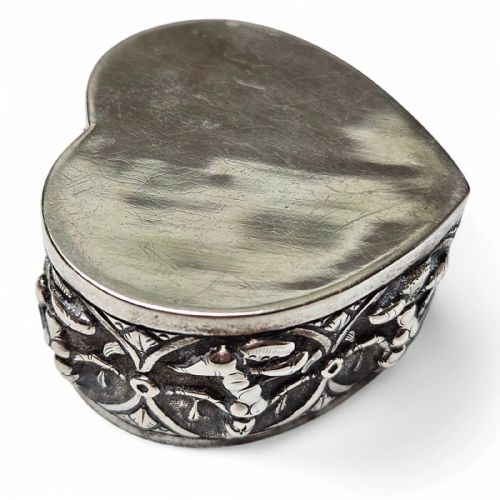 ANTIQUE INDIAN SILVER HEARTSHAPED TRINKET BOX - ADDITIONAL PHOTO 5