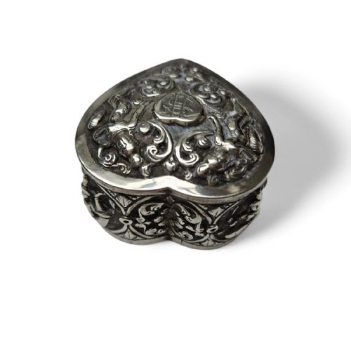 ANTIQUE INDIAN SILVER HEARTSHAPED TRINKET BOX - ADDITIONAL PHOTO 7