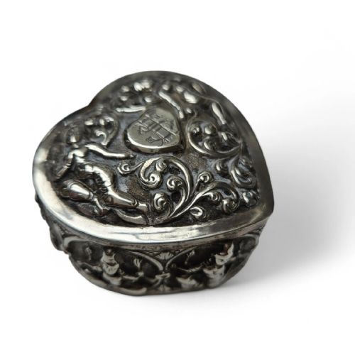 ANTIQUE INDIAN SILVER HEARTSHAPED TRINKET BOX - ADDITIONAL PHOTO 14