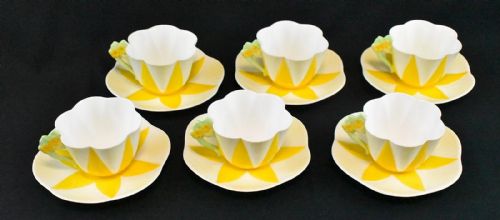 1932 RARE SHELLEY TEACOFFEE SET IN YELLOW STAR FLOWER OR HARLEQUIN PATTERN - ADDITIONAL PHOTO 1