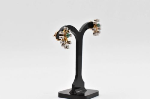 MID CENTURY MODERN 18CT YELLOW GOLD EMERALD 135CT DIAMOND CLUSTER STUD EARRINGS - ADDITIONAL PHOTO 1