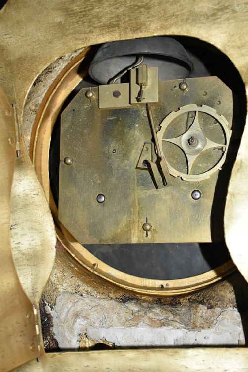 A LARGE SUBSTANTIAL FRENCH LOUIS XVI STYLE GILT BRONZE CARTEL WALL CLOCK - ADDITIONAL PHOTO 3