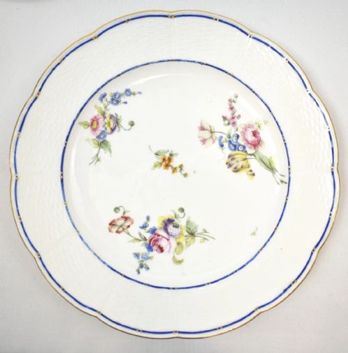 SET OF SEVEN 18TH CENTURY FRENCH SEVRES PORCELAIN PLATES FLORAL CIRCA 1751175 - ADDITIONAL PHOTO 3