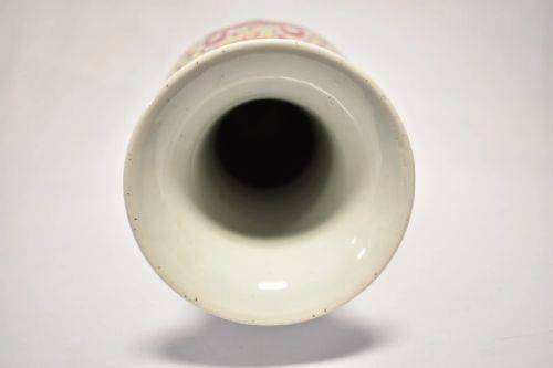ANTIQUE QING CHINESE FAMILLE ROSE PINK GROUND BALUSTER VASE YONGZHENG MARK 14 - ADDITIONAL PHOTO 7