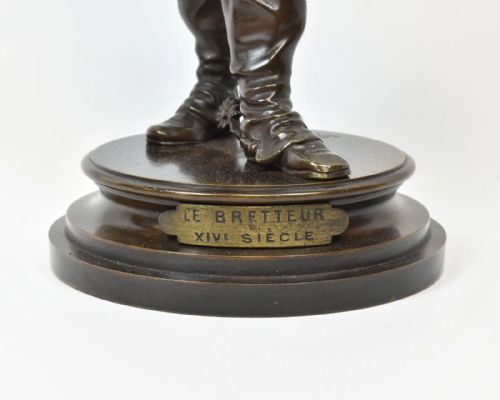 ANTIQUE FRENCH EDOUARD DROUOT BRONZE STATUE SCULPTURE 'LE BRETTEUR' MUSKETEER - ADDITIONAL PHOTO 3