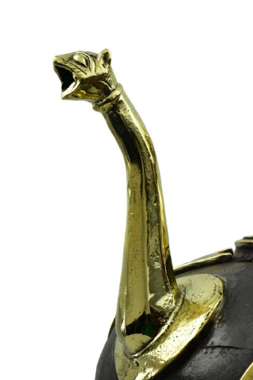 A HEAVY LARGE ORNATE ISLAMIC TWO TONE BRONZE ORNATE EWER DRAGON HANDLE - ADDITIONAL PHOTO 5