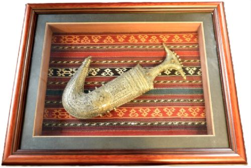 ANTIQUE YEMENI BEDOUIN JAMBIYA DAGGER SILVER REPOUSSE FRAMED TRIBAL ARTIFACT