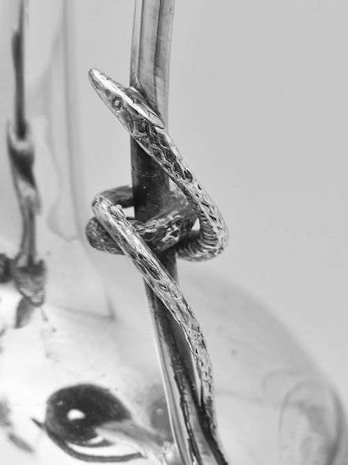 FINE PAIR ANTIQUE SOLID SILVER MOUNTED CRYSTAL CLARET JUGS SERPENT HANDLE 19THC - ADDITIONAL PHOTO 2
