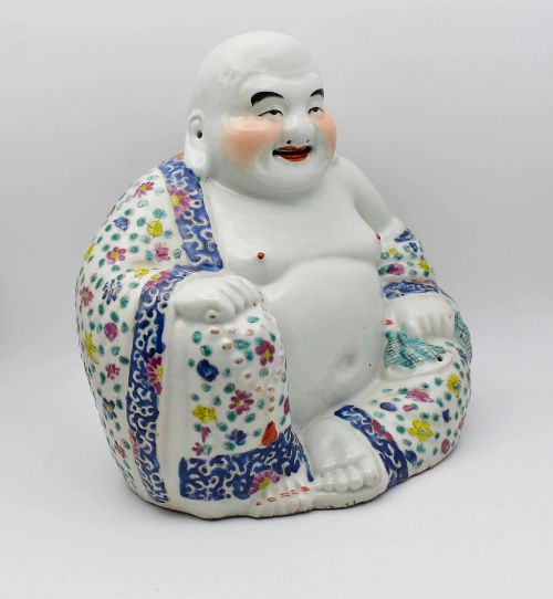 ZHU MAO JI CHINESE FAMILLE ROSE PORCELAIN LAUGHING BUDDHA BUDAI FIGURE 20TH C - ADDITIONAL PHOTO 4
