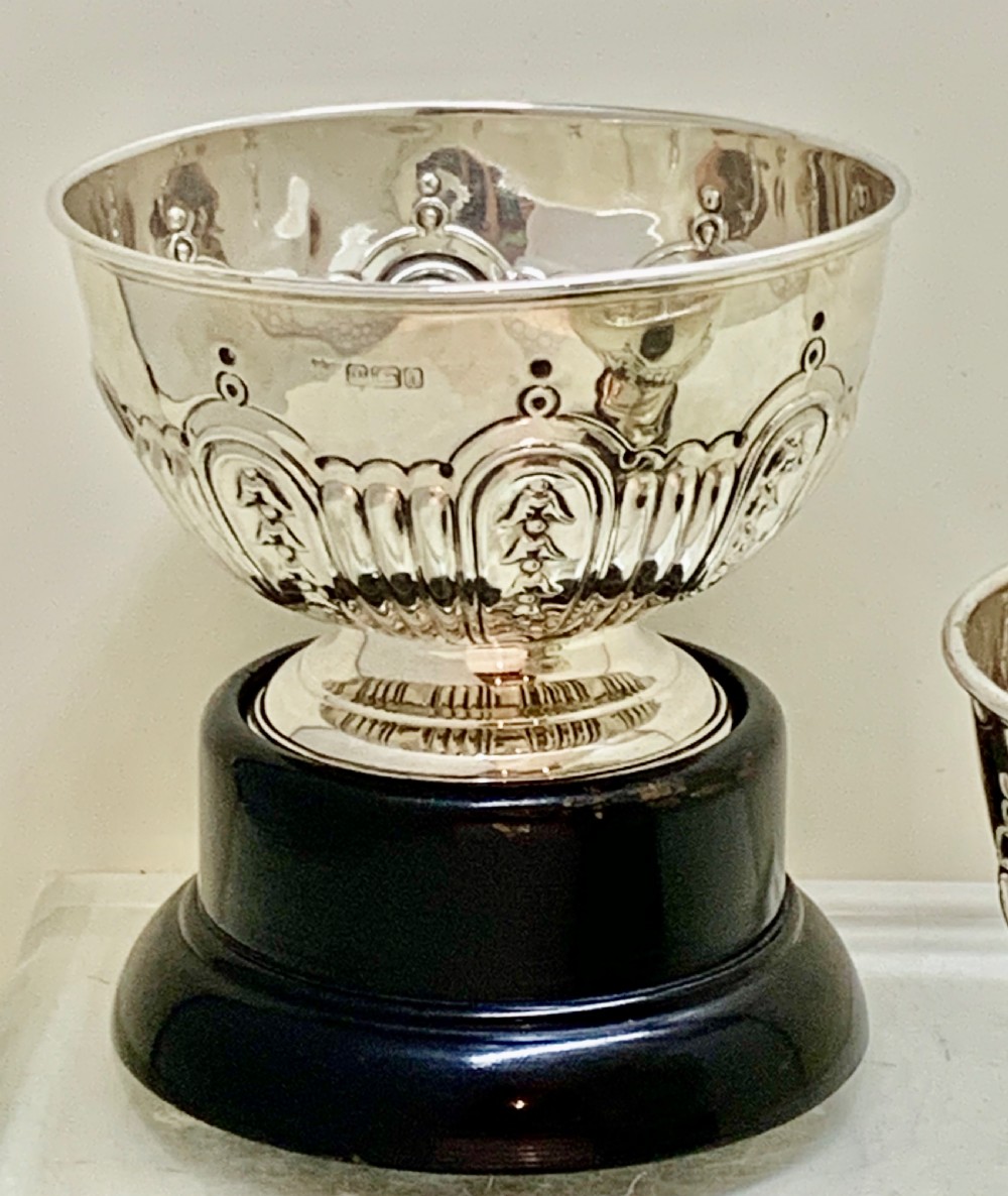 A pAIR SILVER BOWLS BY FENTON BROS LTD, SHEFFIELD 1905 View IV