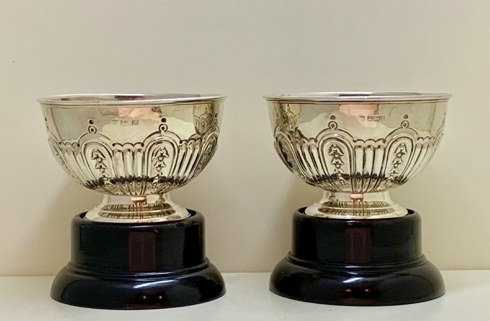 A pAIR SILVER BOWLS BY FENTON BROS LTD, SHEFFIELD 1905 View V