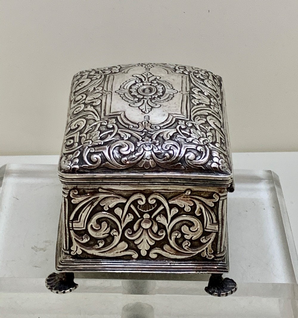 A SUPERB 19TH CENTURY COLONIAL SILVER SNUFF BOX View V