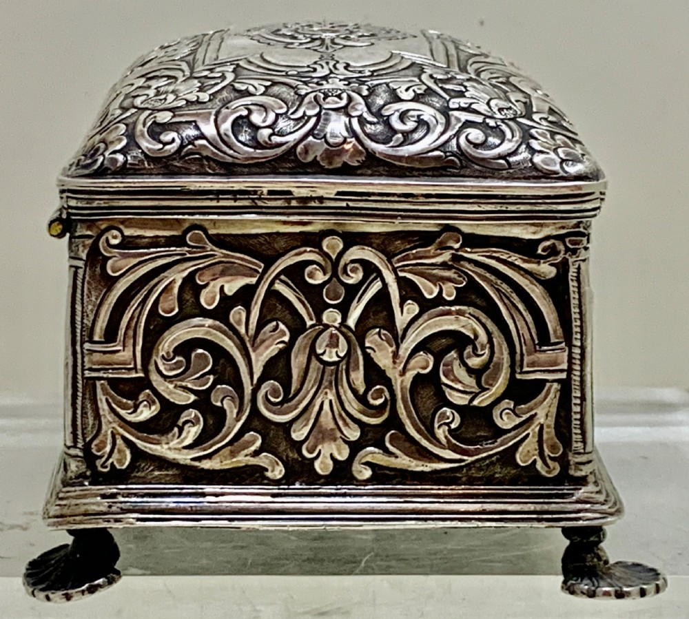 A SUPERB 19TH CENTURY COLONIAL SILVER SNUFF BOX View VII