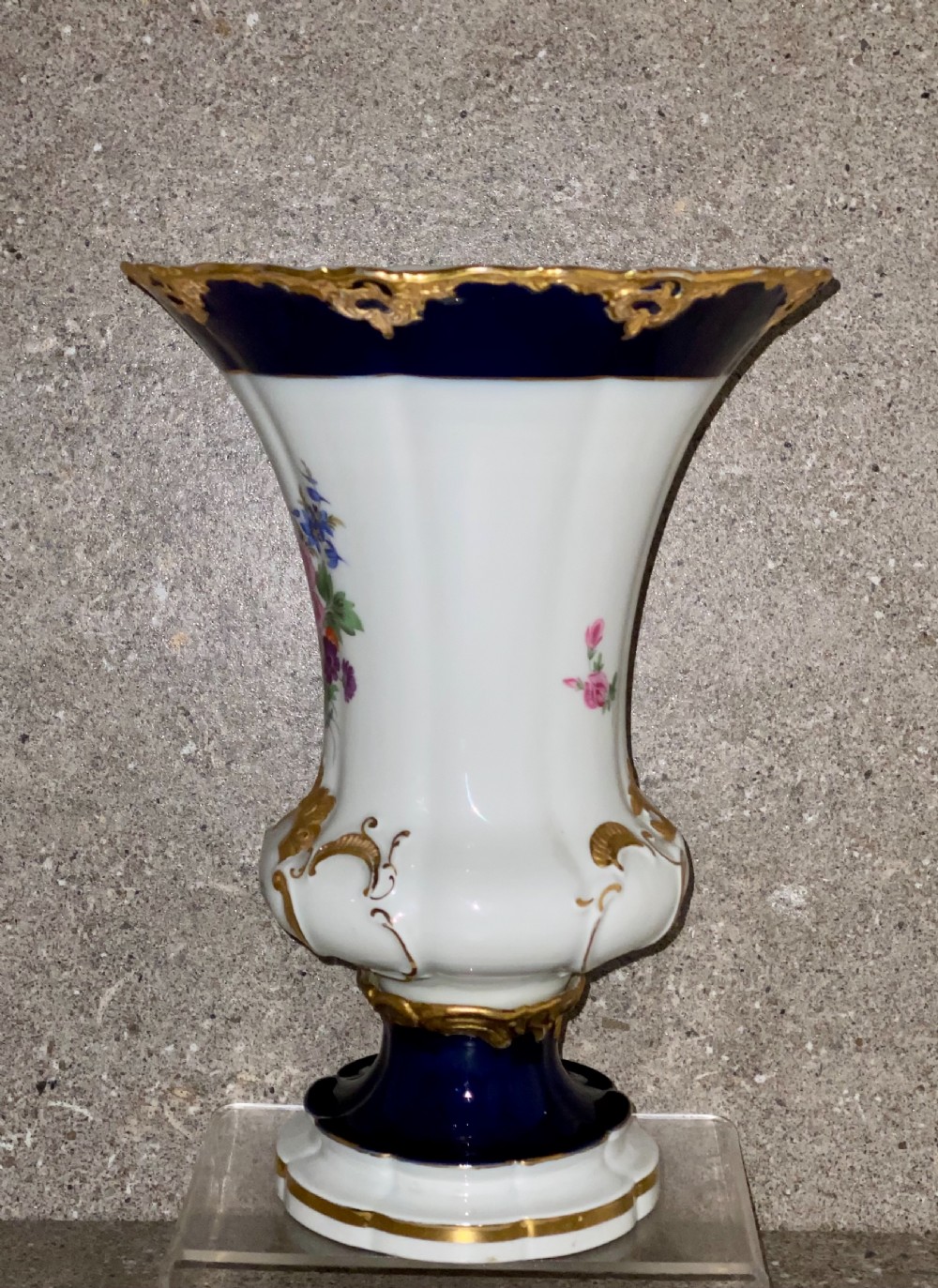 Meissen - B Form / B Shape - Porcelain Vase - Excellent Condition - First Quality  View III