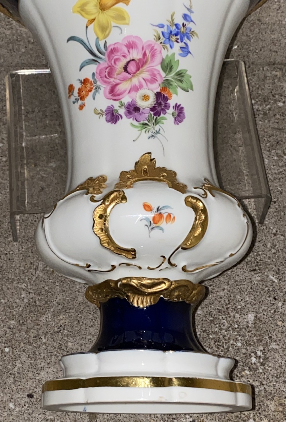 Meissen - B Form / B Shape - Porcelain Vase - Excellent Condition - First Quality  View IV