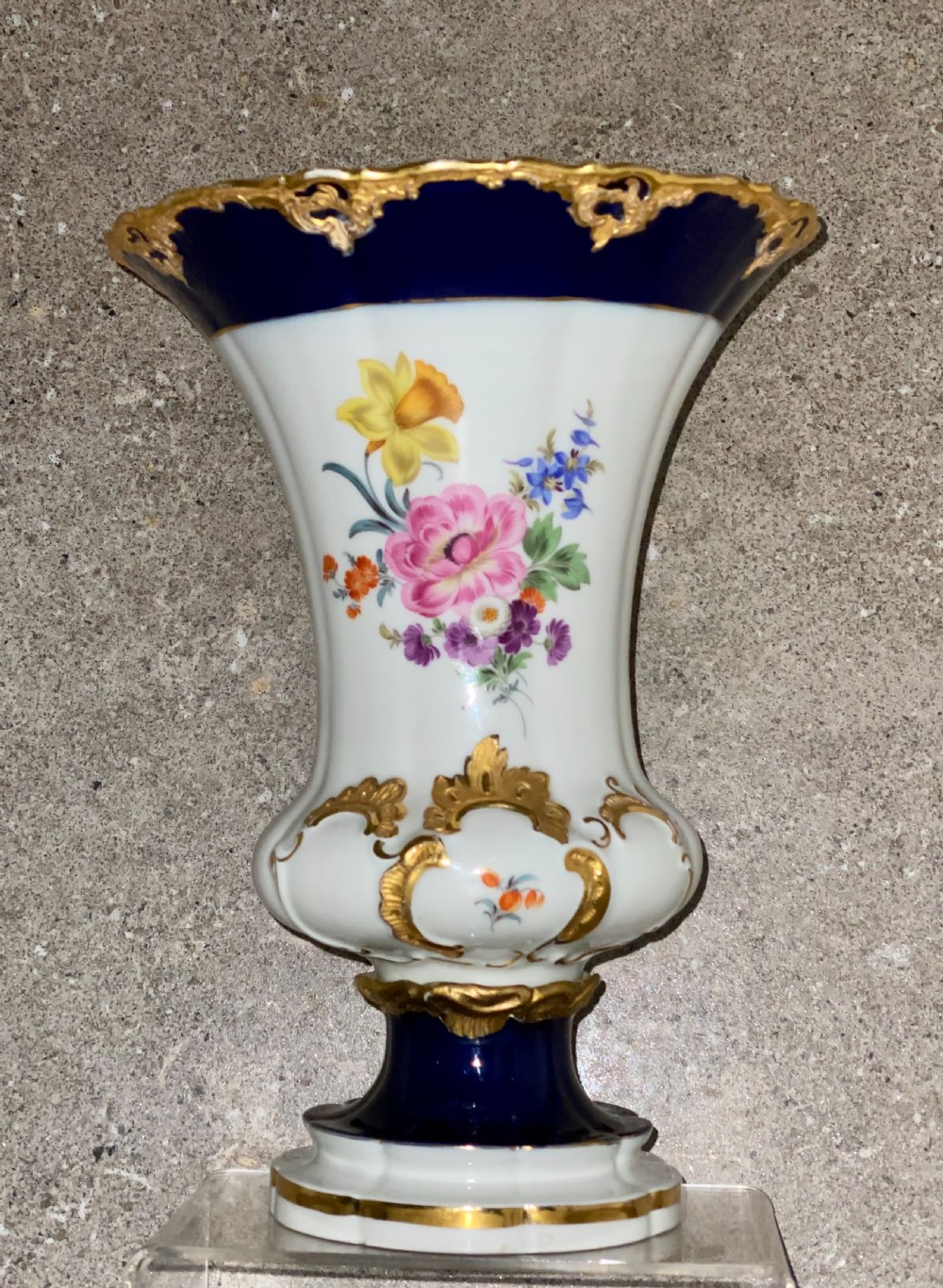 Meissen - B Form / B Shape - Porcelain Vase - Excellent Condition - First Quality  View VII