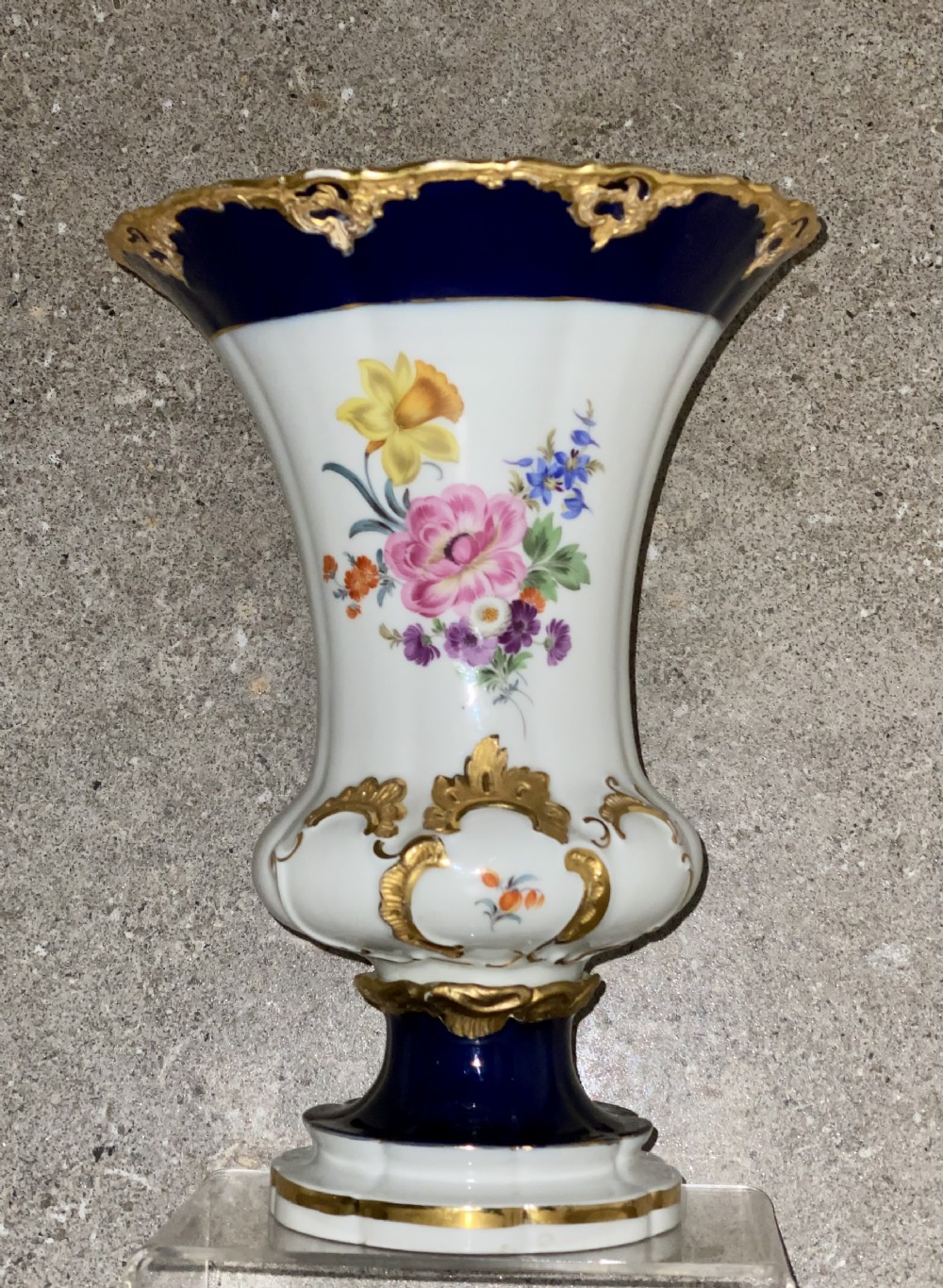 Meissen - B Form / B Shape - Porcelain Vase - Excellent Condition - First Quality  View XVII