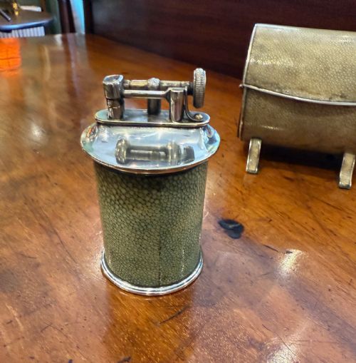 AN ART DECO SHAGREEN TABLE LIGHTER AND CIGARETTE BOX - ADDITIONAL PHOTO 3