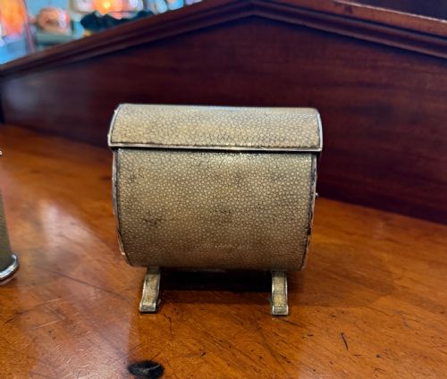 AN ART DECO SHAGREEN TABLE LIGHTER AND CIGARETTE BOX - ADDITIONAL PHOTO 6