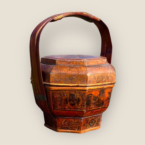 ANTIQUE CHINESE BAMBOO WOOD WEDDING BASKET WITH LAQUER PATTERN - ADDITIONAL PHOTO 1